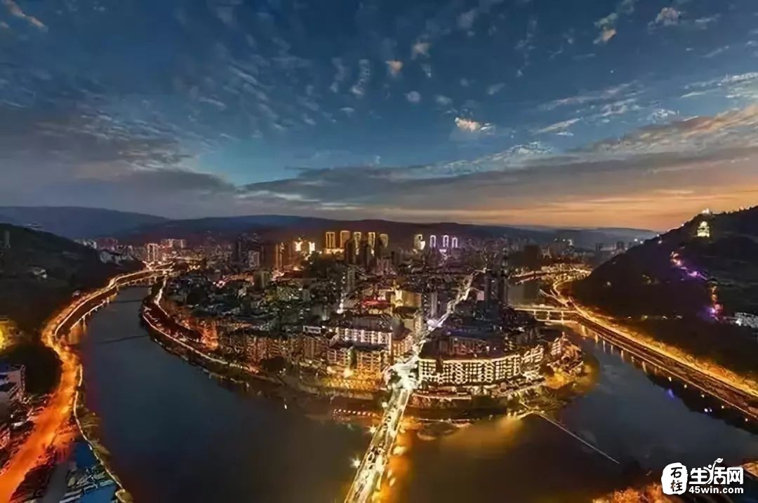 组图石柱城区的夜景还是挺好看的只是平常没留意