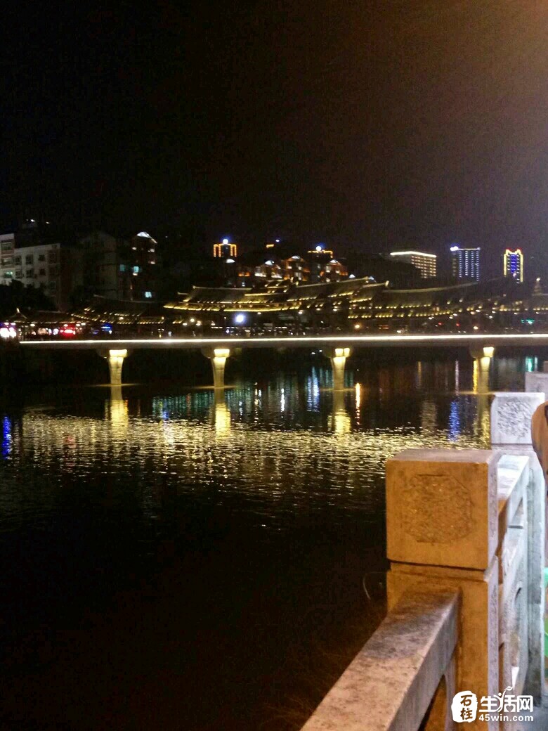 石柱的夜景始终是那么美