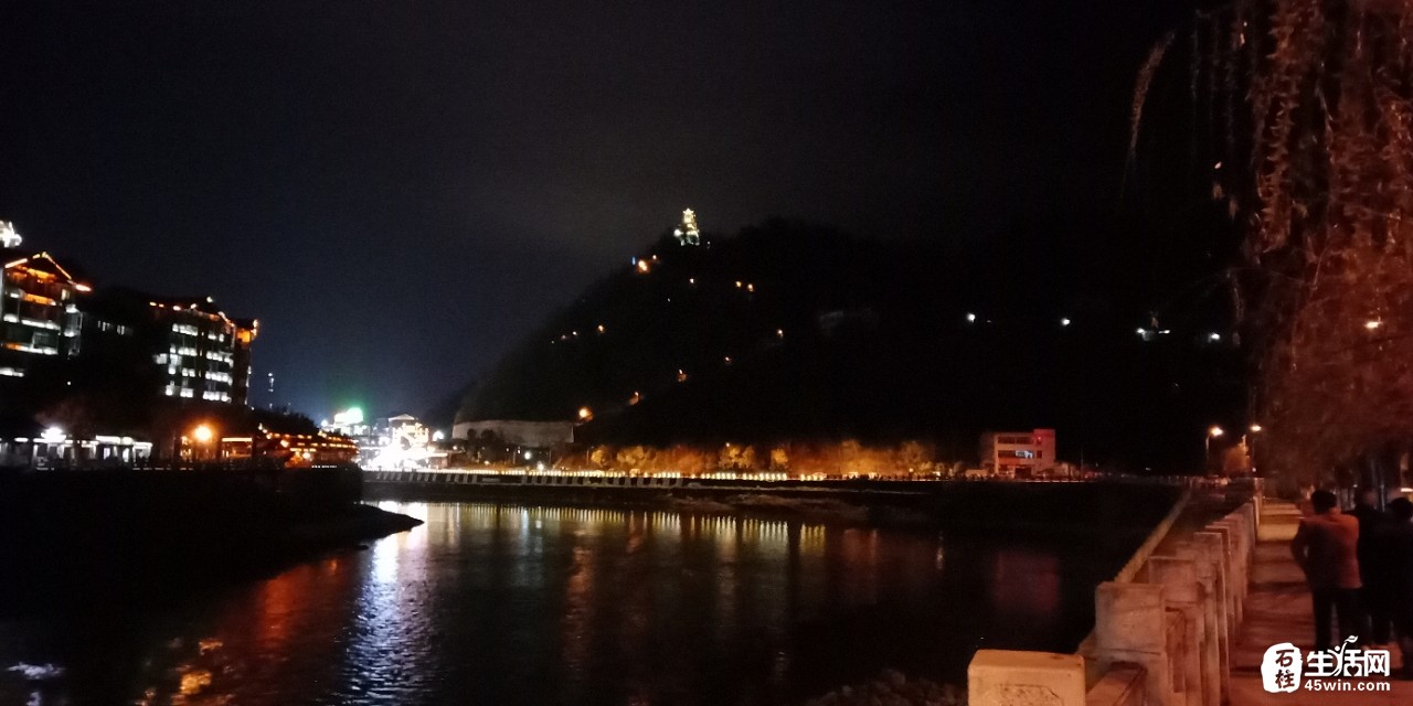 亮丽的石柱滨河夜发现入夜后的夜景好美随手拍几张大家分享