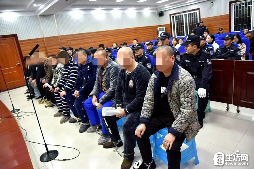 石柱法院法警队圆满完成, 陈某等11名被告人涉恶案件提押任务