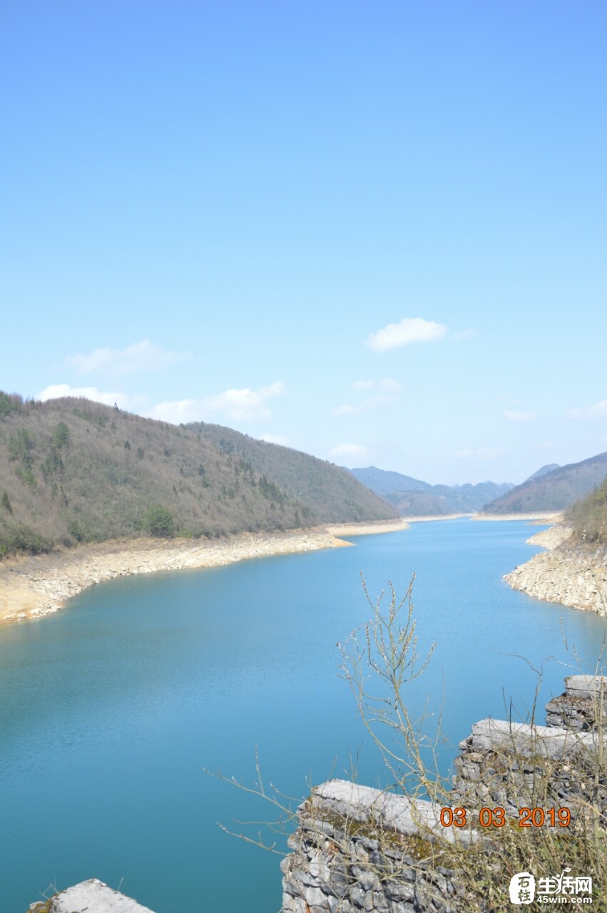 风景】深山明珠芦家垻子湿地公园,远处的农户犹如世外桃源今日石柱
